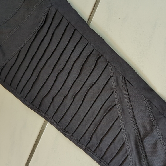 GUC Aerie moto leggings - Picture 2 of 3